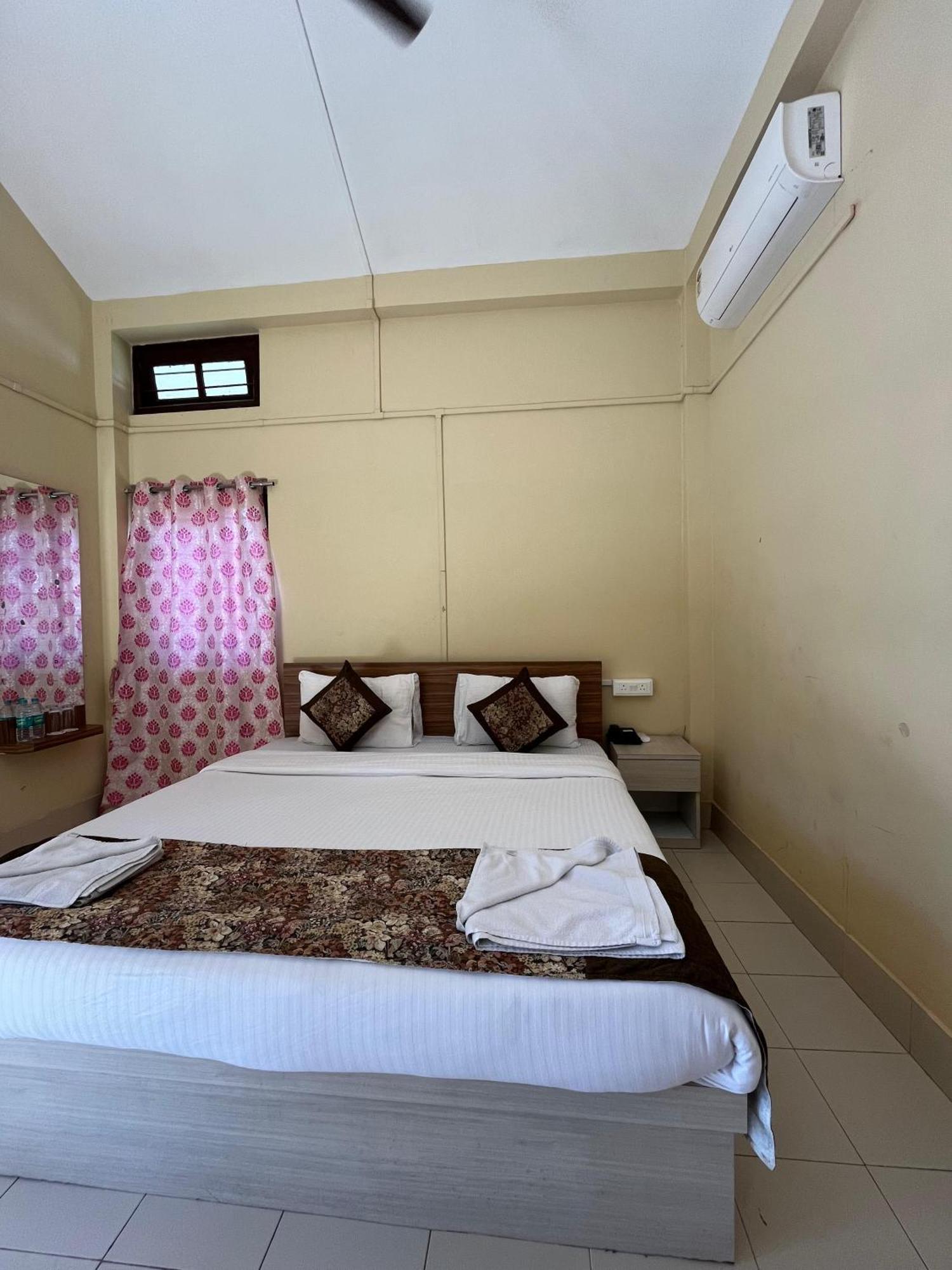 Jironi Resort Tezpur Eksteriør billede