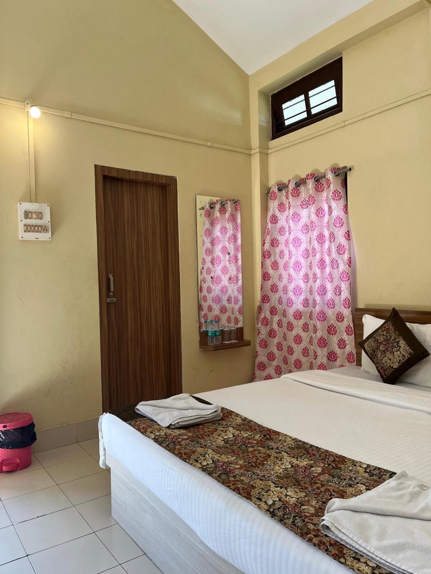 Jironi Resort Tezpur Eksteriør billede