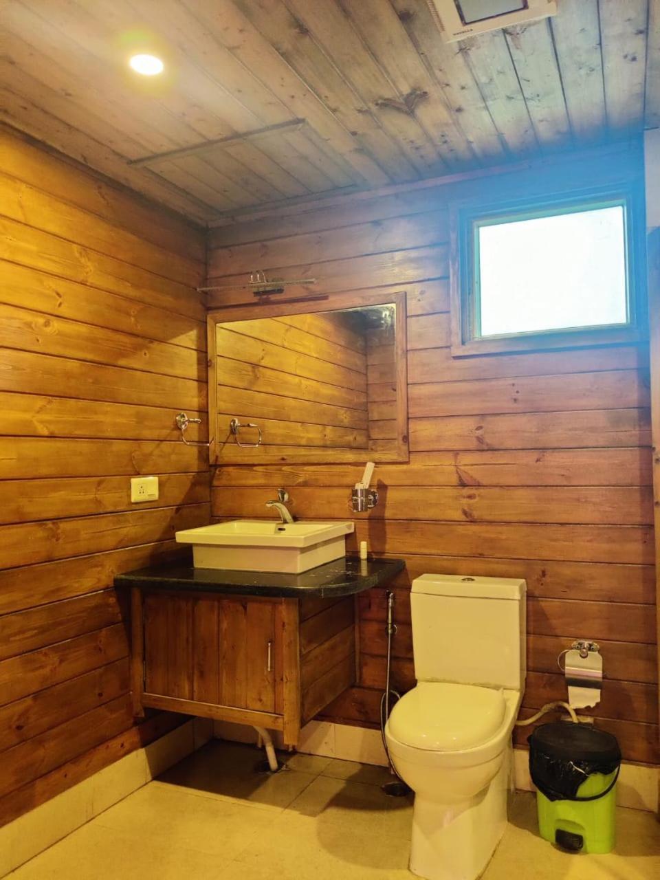 Jironi Resort Tezpur Eksteriør billede